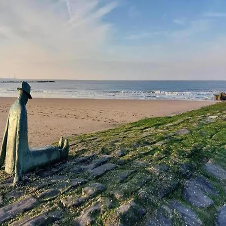 In Near Casino Square アパート *